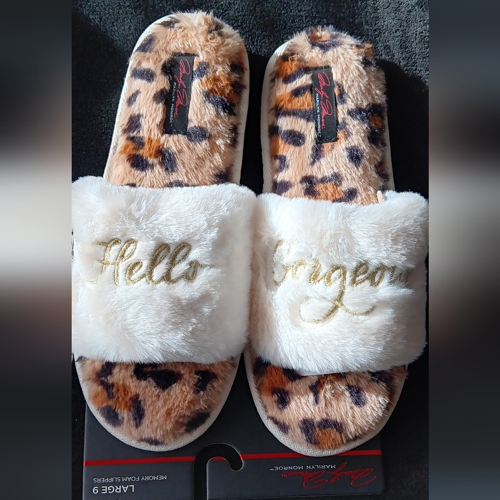 Marilyn Monroe Ivory Leopard Print Memory Foam Slippers Women's Size 9 L NWT - Picture 2 of 6